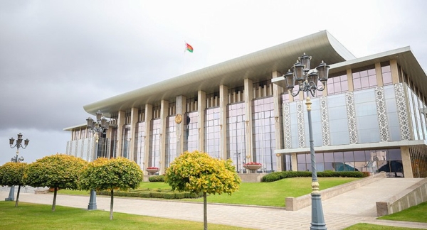 Прэзідэнт Беларусі Аляксандр Лукашэнка павіншаваў работнікаў і ветэранаў аўтамабільнага транспарту і дарожнай гаспадаркі з прафесійным святам