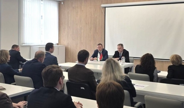 Аляксей Ляхновіч сустрэўся з калектывам закрытага акцыянернага страхавога таварыства "Прамтрансінвест"