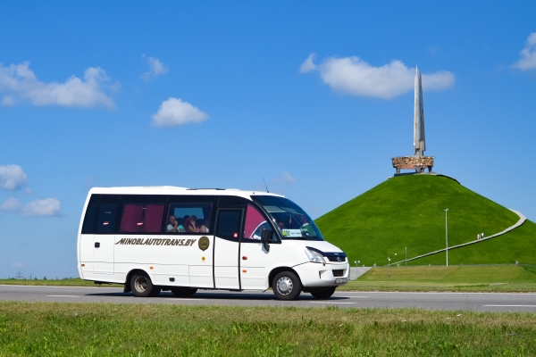 Поздравление Министра транспорта и коммуникаций Алексея Ляхновича с Днем автомобилиста и дорожника