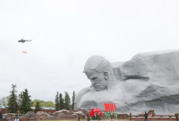 Brest railway employees took part in a ceremonial procession at memorial complex “Brest Hero Fortress”