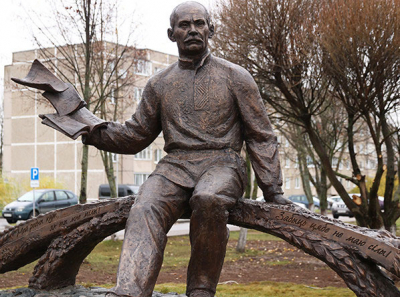 Monument to People's Poet of Belarus Yakub Kolas unveiled in Stolbtsy