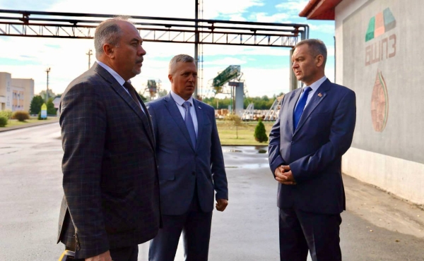 Minister of Transport and Communications Aleksey Lyakhnovich visited OJSC “Borisov Sleeper Impregnation Plant”