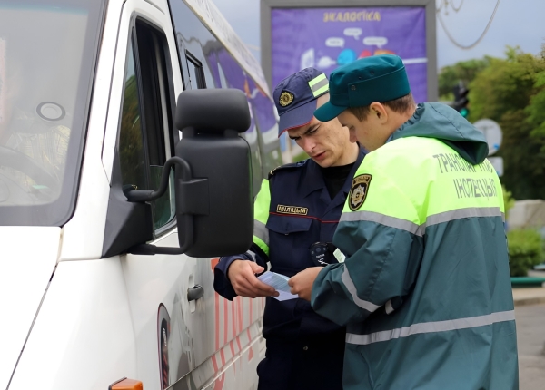 Транспортная инспекция ведет усиленный контроль за автомобильными перевозчиками, которые перевозят пассажиров в регулярном сообщении