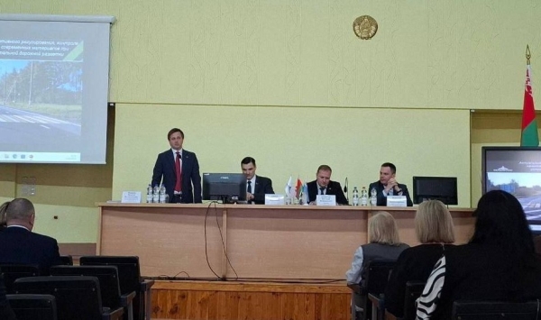 Improving the quality of road markings on the country's national highways was discussed at a workshop in Minsk