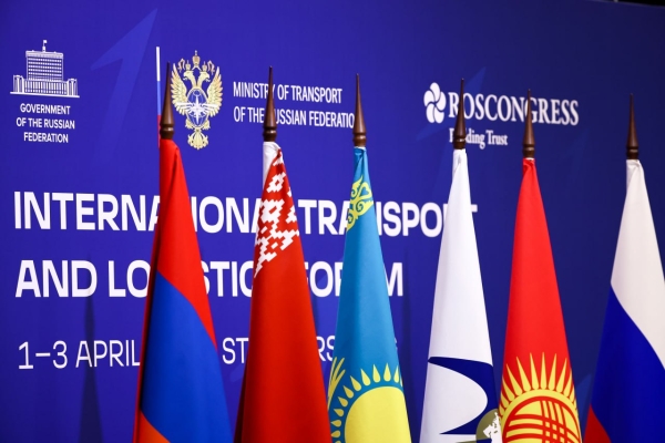 Minister of Transport and Communications Alexey Lyakhnovich held bilateral talks on the sidelines of the International Transport and Logistics Forum in St. Petersburg