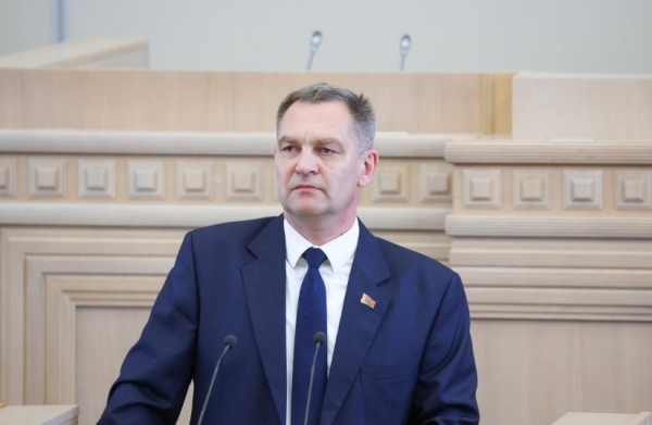 Аляксей Ляхновіч: "Законапраект аб дарожнай дзейнасці істотна дапрацаваны ў пытаннях, якія тычацца аператыўнага аднаўлення аварыйных збудаванняў і цыфравізацыі дарожнай інфраструктуры"